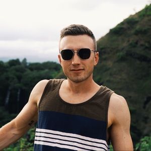 Meet your Posher, Aaron